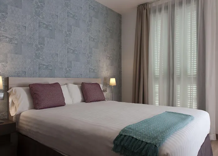 Mh Apartments S. Familia Barcelona
